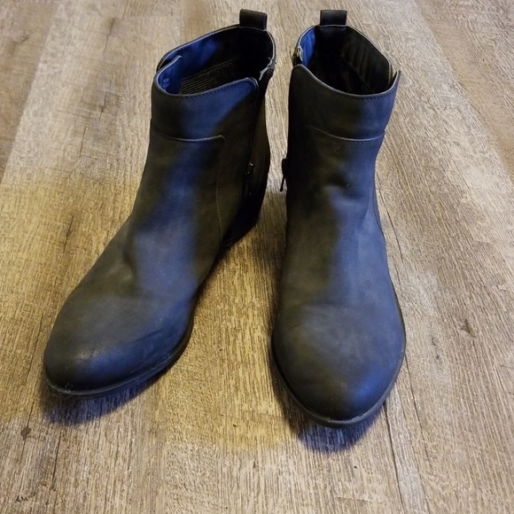 Loft Booties - Picture 2 of 7